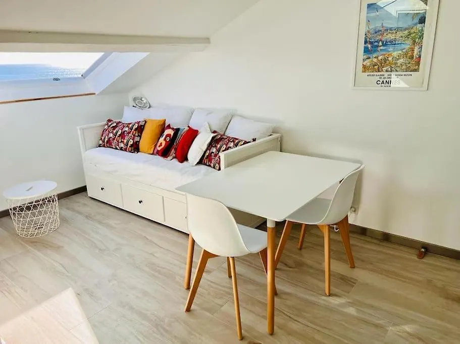 Apartment Charmant 2 Pieces, Face A La Mer Saint-Raphael